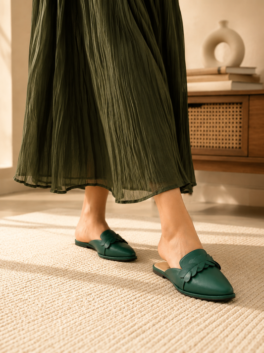 Women’s Closed Toe Flat Mule Shoes in Bangladesh | Nawabi Shoes