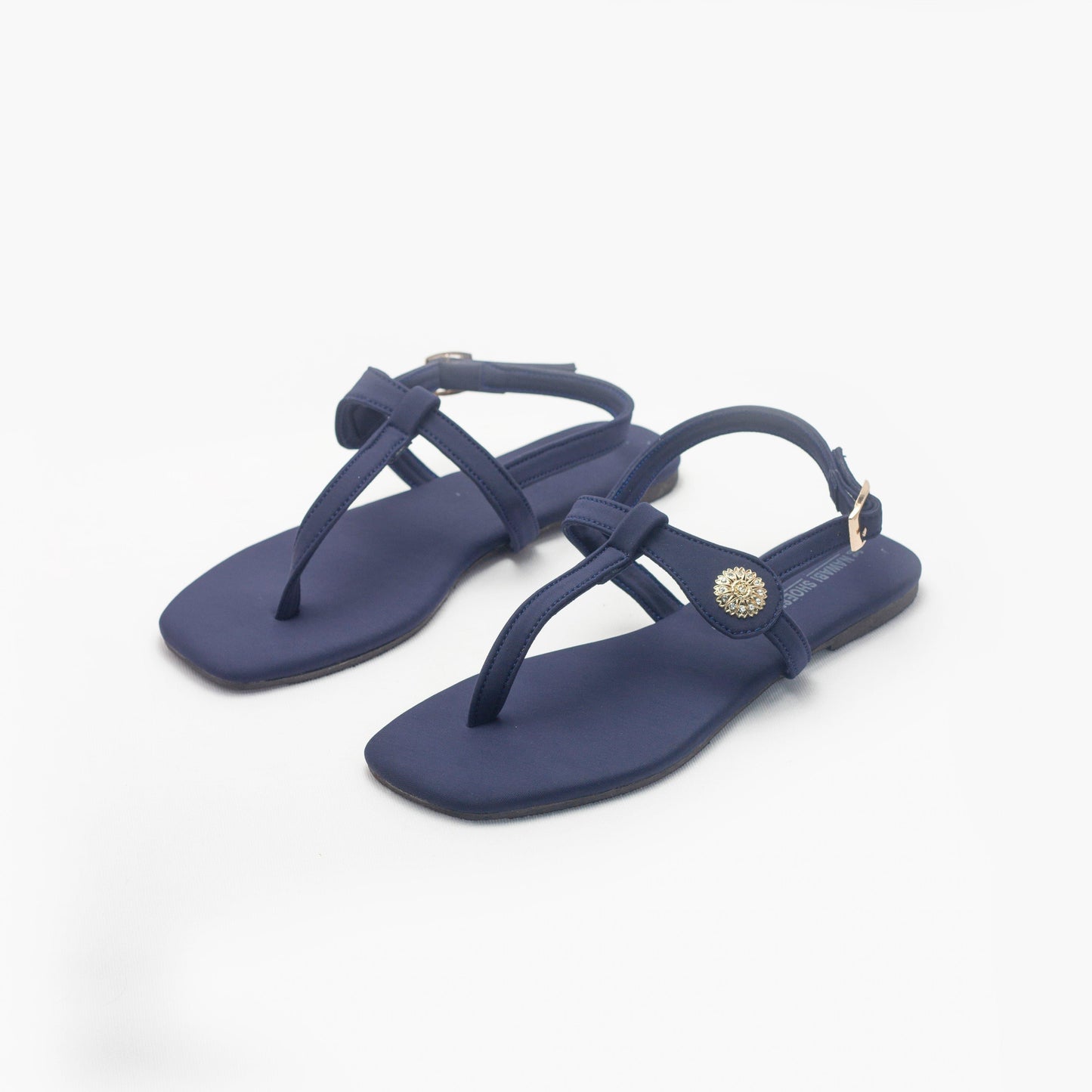 How to Wear Flat Sandals: Style Guide and Tips