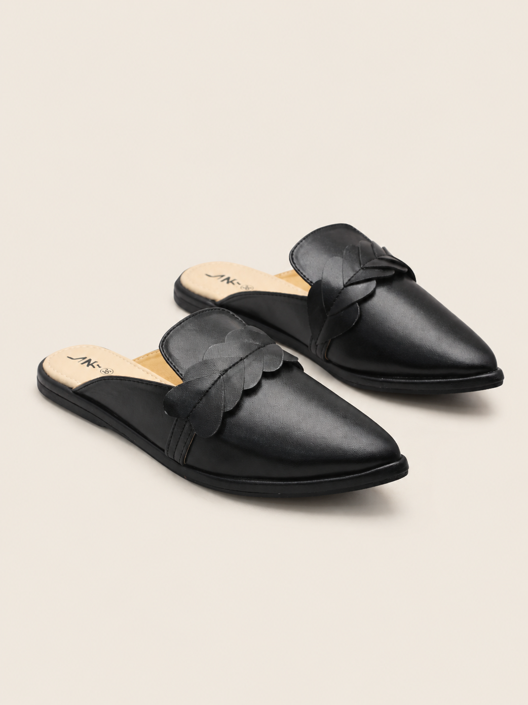 Women’s Closed Toe Flat Mule Shoes in Bangladesh | Nawabi Shoes