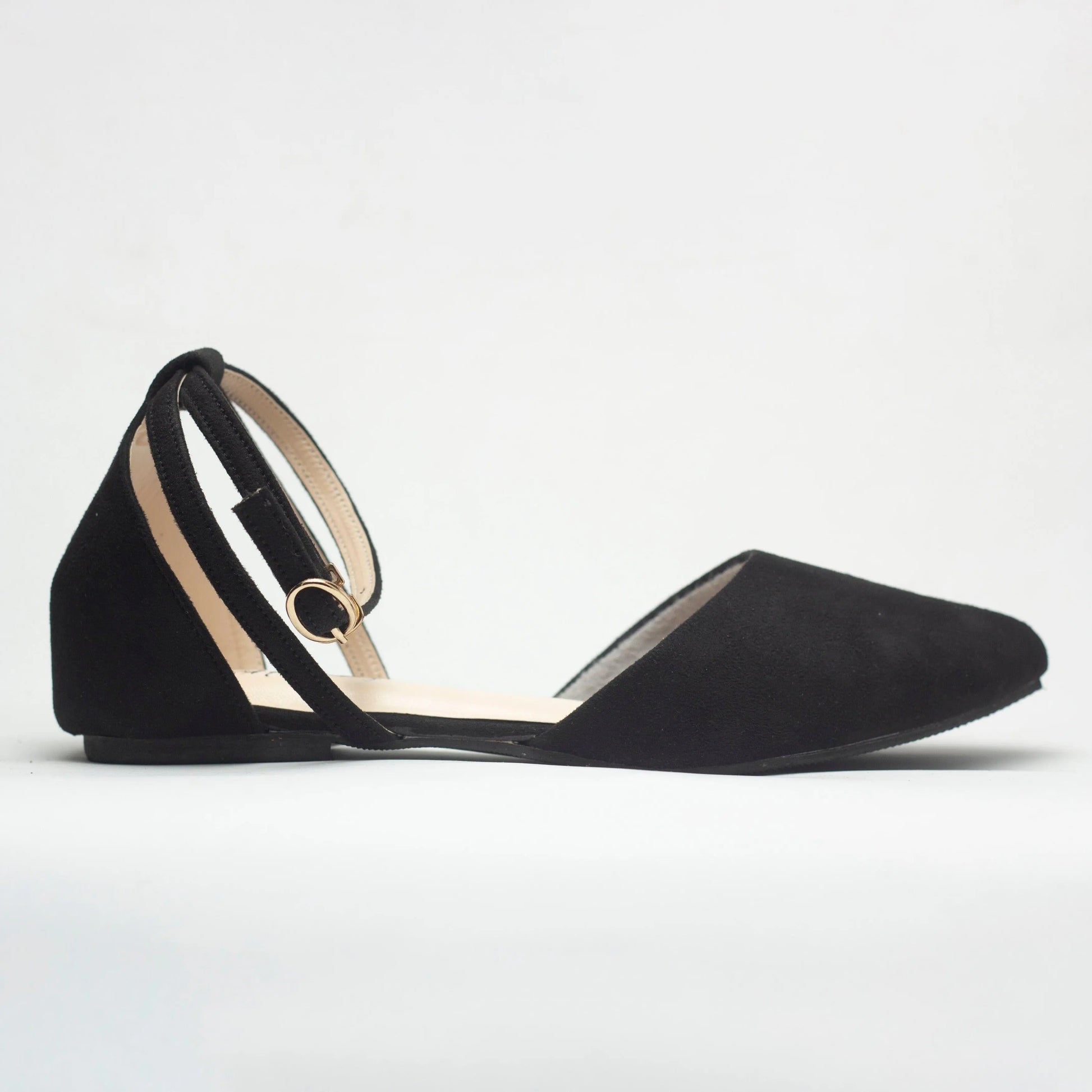 Flat Sandals for Women: The Must-Have for Your Summer Wardrobe - Nawabi Shoes BD